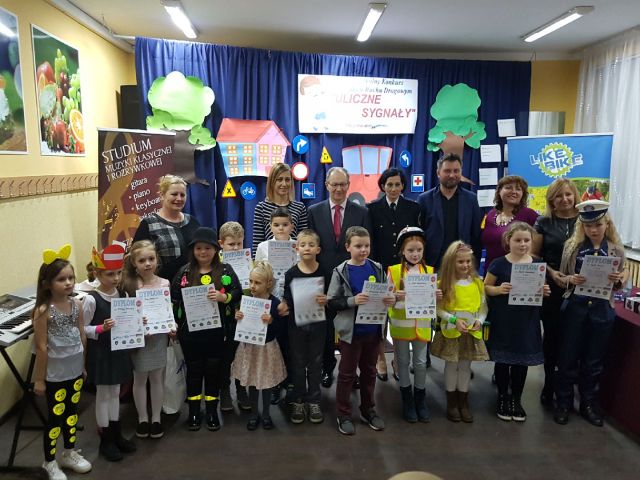 Pierwsze występy pierwszoklasistów na scenie